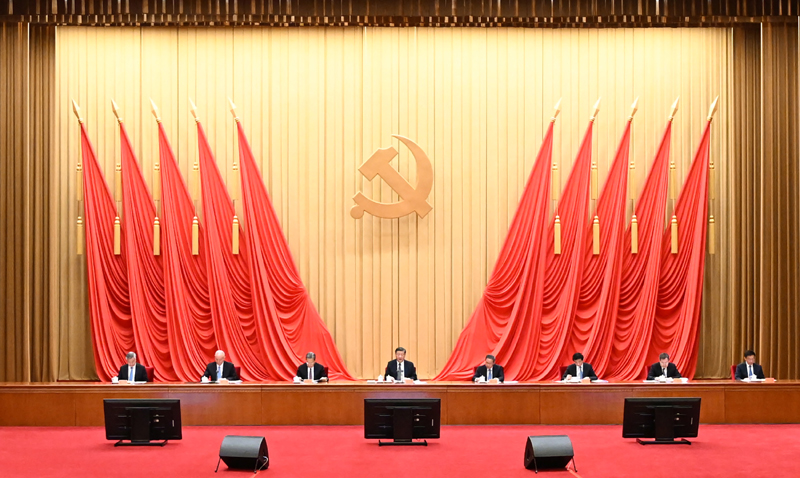 4月3日，学习贯彻习近平新时代中国特色社会主义思想主题教育工作会议在北京召开。中共中央总书记、国家主席、中央军委主席习近平出席会议并发表重要讲话。李强、赵乐际、王沪宁、蔡奇、丁薛祥、李希、韩正出席会议。